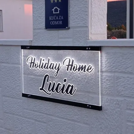 Lucia Дом отдыха
