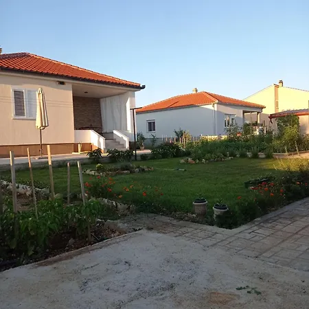 Ferienhaus Lucia Lozovac