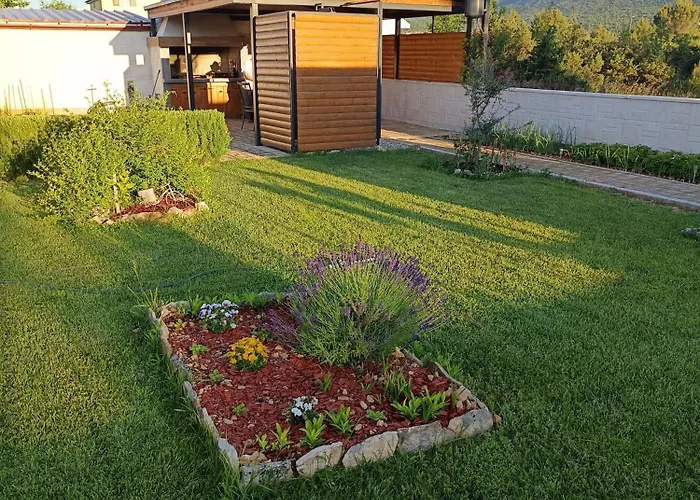 Lucia Holiday home Lozovac